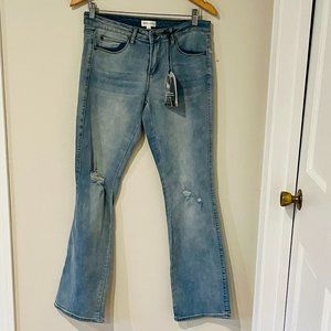Kendall & Kylie Kurvy Midrise Baby Bootcut in San Bernardino Wash NWT Size 10